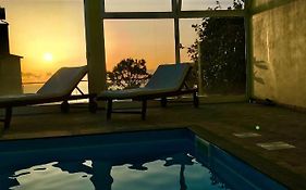 Casa Da Relva Com Piscina Aquecida Interna